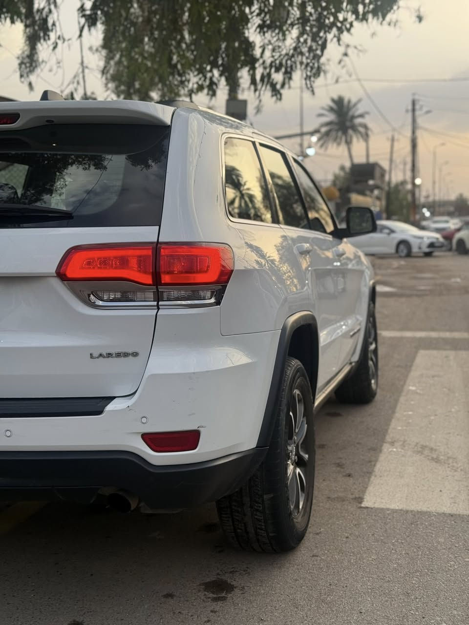 جيب 2017 مواصفات عادية داخلة كلين بدون حادث وصار بيه بالعراق شخط في باب السائق وباب خلف السائق باب كراج البيت ..يعني صبغ نصف باب السائق والي وره السائق .. وبيه بخة ربع باب الصدر يحكمه السونار .. 2 بصمة بلادي .. مبدل تخم ويل .. رقم مميز حلو .. الشرعي ابن اخوي تحويل مباشر .. بيهه سونار المندلاوي ..سعرهه 220 ورقة ..استفسار *********** واتساب فقط
