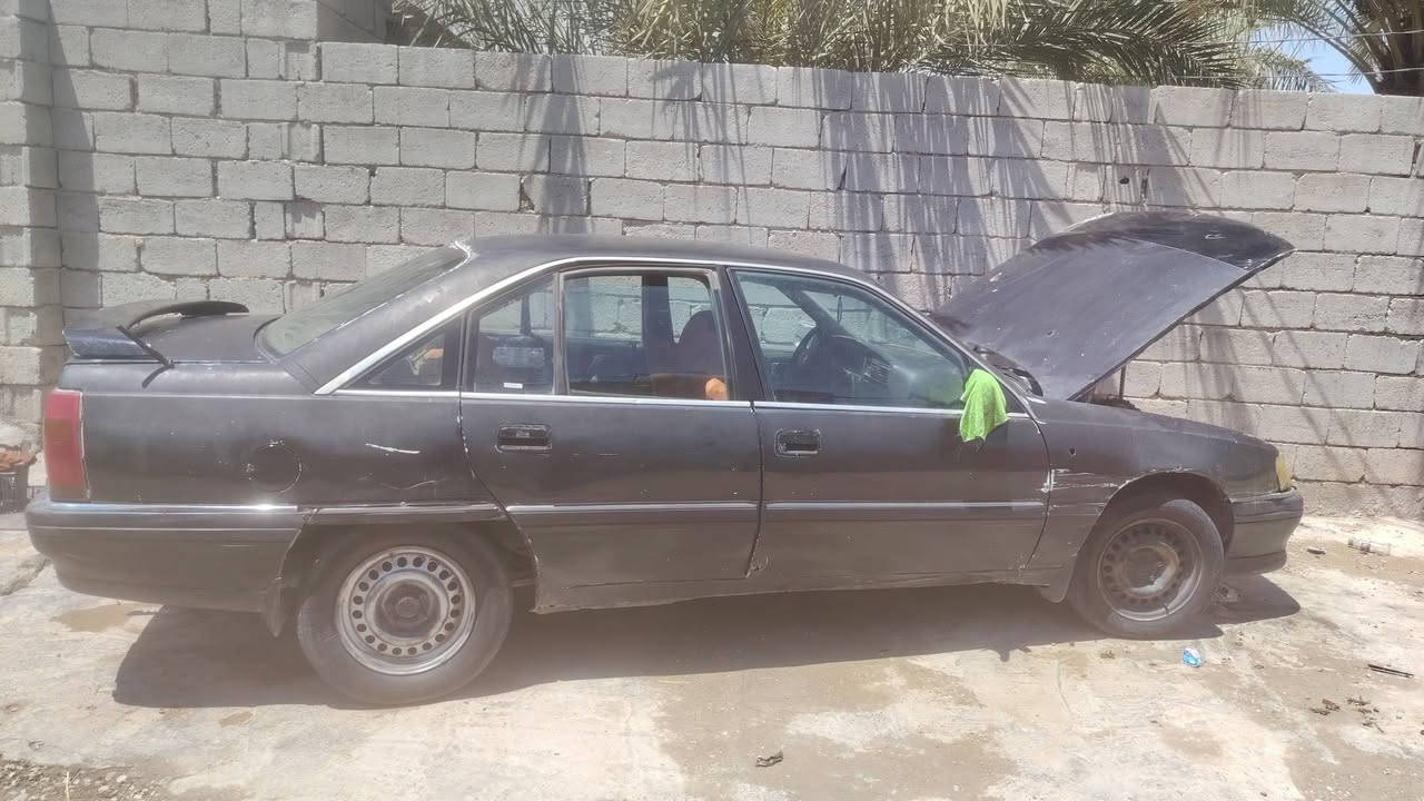 سلام عليكم
اوبل أوميكا.  ٩١.    سيارة شوفت عينك صبغه جارد شوي. بس سيارة محرك ونجي سته حاوي كير اوتوا. كهربائيات كله شغالة حته تبريد بس عوزة غاز.. شواصي نضيفات خياسات كلش قليل. بيه طخة جاملغ على بارد. ، اريده مراوس بتكسي زينة او خصوصي..    مكان ديالى بلدروز. للاستفسار الاتصال على الرقم ***********
