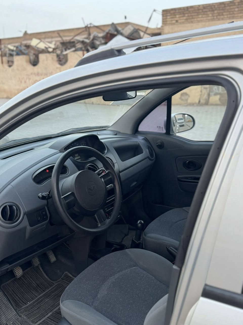 السلام عليك سياره دايو كوري مال مزاد تسجيل جديدسياره2006جديده كلش ماشيه 22الف مكفوله هزه جديده سنويه لل 2031شراي يتصل***********
