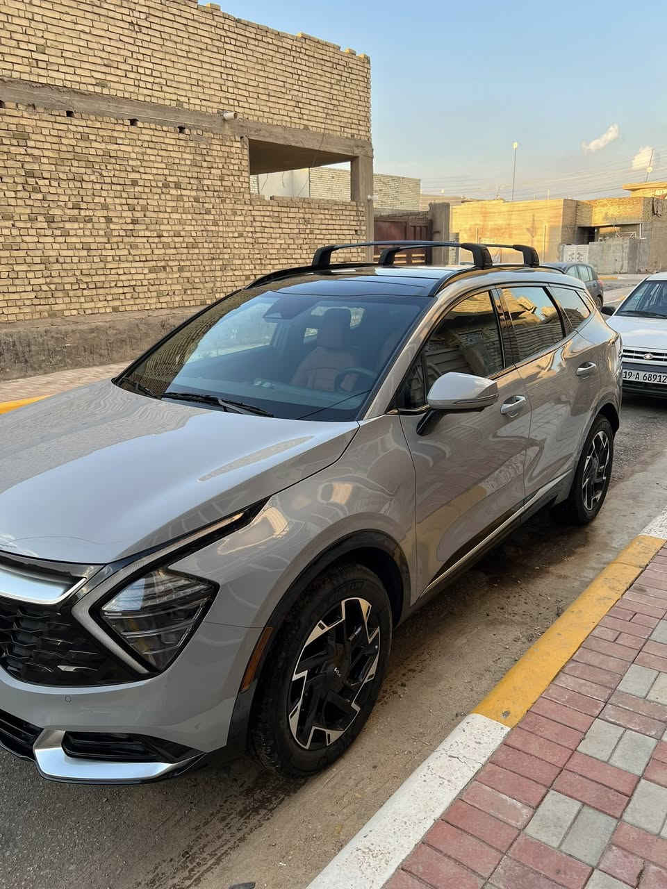 كيا سبورتج (برستيج) اعلى فئه ٢٠٢٤ وارد أمريكي
حادث بسيط  مثل ما واضح بالفيديو تعديل على البارد

الحادث باب خلفي جاملج خلفي

عداد المسافة  ١٣٠٠٠ الف ميل فقط

محرك ٢٥٠٠  

المواصفات: 

فول مواصفات 

بصمة

داخل السياره والابواب احمر ❤️

شاشه كاربلي + كاميرا دوارة

كامرات محيطيه 4

سقف بانورامي

فور ويل 

اناره محيطية

تبريد قطعتين

شاحن وايرلس+شاحن بالكشنات

حساسات اماميه +خلفية

لايتات LED

تشغيل عن بعد 

رادار امامي 

رادار خلفي 

استيرن رجاج 

تتبع مسار

قيادة ذاتيه

سايدبريك بصمه

اوتو هولد 

اوتو ستوب 

سعر السيارة ($265)
السيارة بأسمي
***********
