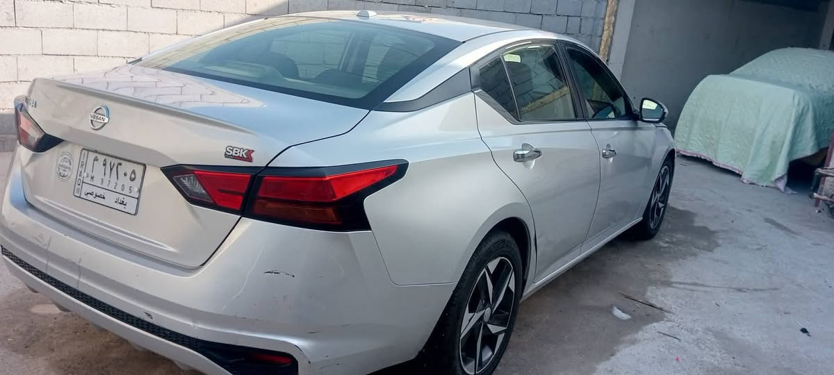 نيسان التميا 2020 فئة s  وارد امريكي
محرك 2500 
مواصفاتها معروفة
بصمة 
تحكم ستيرن
تشغيل عن بعد
شاشه 
لايت  led
كاميرا مع حساس 
رادار
وبعد بيها مواصفات خير من الله 
السعر 95 $   ، معوقين بشهر 8 هل السنة تصير حرة
بيع مستعجل وبيها مجال حك الجية 
للتواصل ***********
