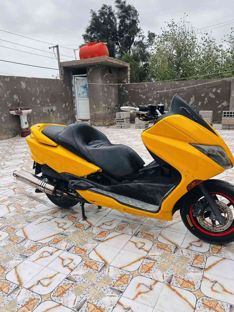 سلام عليكم دراجه  10/0 دراجه مكفوله ماعوزهه كلشي مكينه مامفتوحه كلشي شغال دراجه نضيفه او حله بمعنه الكلمه سعر ١٢٠٠ بيهه مجال الخاص موجود هاذ رقمي او بي وتساب مكان واسط قضاء الحي ***********
