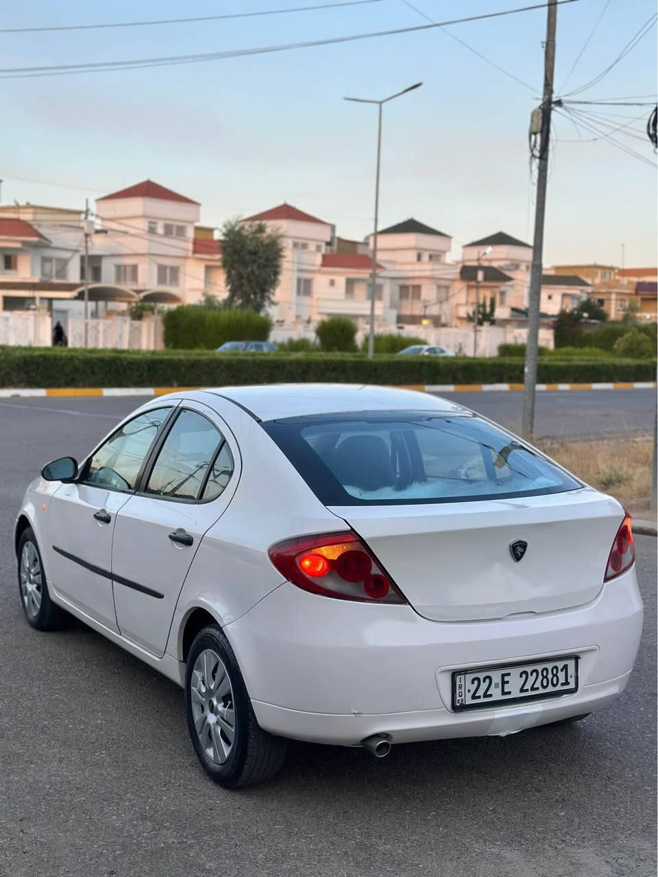 سعری ٤٠ وەرەقە 
***********
 وەتسئەپی لەسەرە 

proton 2009 
گێر عادی 

 یەک پارچەی سبوخە بێ لێدران  

گێر و مەکینە بەشەرت 

رەقەم و سەنەوی تازەیە 

سەیارەکە زۆر خاوێنە 

شاشە ئایپادم بۆ بەستاوە 

سعری ٤٠ وەرەقە و کەمێک مەجال 
*********** 

شوێن هەولێر أربيل, العراق
