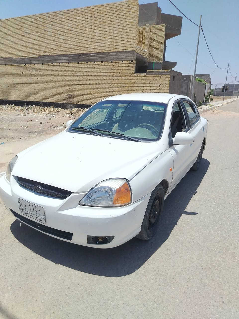 كيا ريو 2005 وارد خليجي  سعرها 36 وبيها مجال يحتاجلها شويه ترتيبات وبيها كير ومكينه خير من الله وتبريدها ثلج بس حاليا وكف يمكن فيوز لان كمبريسر يشتغل وغاز بيها المكان واسط الصويره ***********
