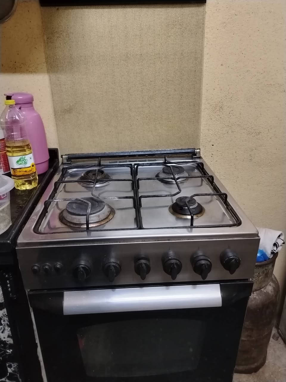 طباخ للبيع السعر ٤٠للتواصل ***********
