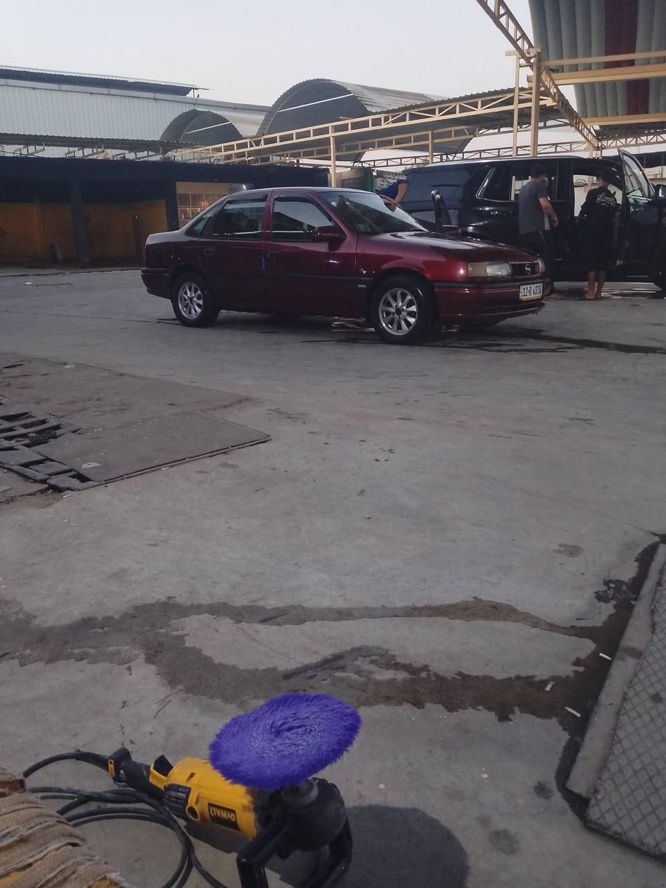 السلام عليكم ورحمة الله وبركاته فكتر للبيع رقم الماني مصطر بسمي كاربون بيه حجم عشرين كير محرك شرط بدون صبغ كير محرك شرط العنوان موصل السعر 46 او هذرقم الهاتف ***********
