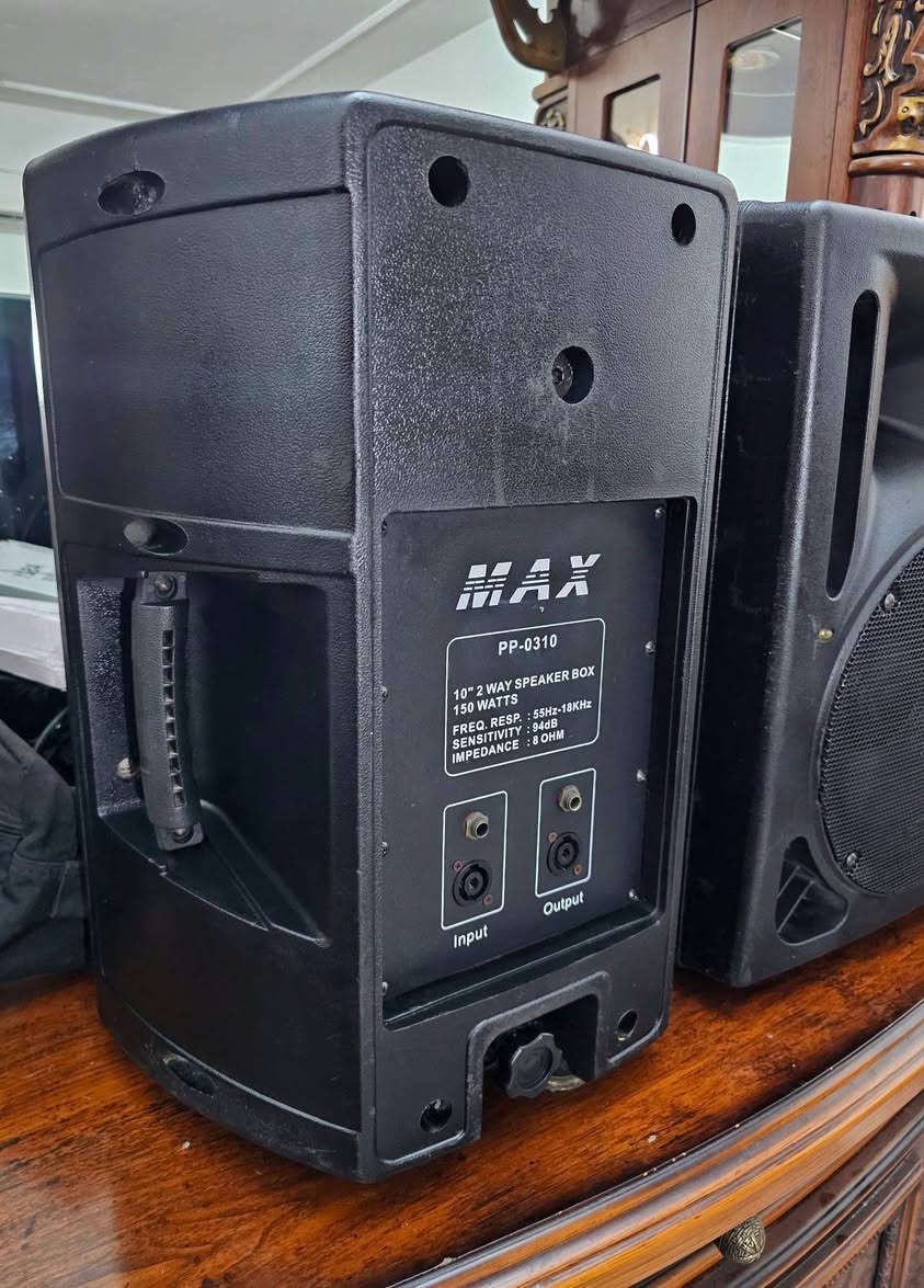 السلام عليكم 
سماعات max 150w 
بلاديات وزن ثقيل ١٠ انج كروس اوفر وتويترات تيتانيوم السعر ١٥٠ الف


**إذا كنت صاحب هذا الإعلان وتريد حذفه لأي سبب، رجاءا أرسل رسالة إلى الدعم الفني**