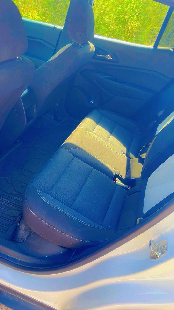 السعر 135وبيها مجال 🚗 للبيع  شفروليه تراكس 2024 – مواصفات مميزة

🔹 الموديل: 2024
🔹 الفئة: 1RS
🔹 الحالة: بدون صبغ نهائيًا، فقط بارد بالبنيد
🔹 الرقم: بغداد – السيارة باسمي
🔹 الممشى: 33 ألف ميل
🔹 الاستخدام: شخصي – غير مستهلكة

🔹 أنظمة الأمان والمساعدة:
✔️ رادار
✔️ تثبيت سرعة
✔️ تحديد مسار (Lane Assist)

🔹 الراحة والمقصورة:
✔️ تدفئة الكشنات
✔️ تدفئة الستيرن
✔️ تشغيل عن بُعد

🔹 الشكل والتصميم:
✔️ شكل رياضي
✔️ جنوط رياضية
✔️ تصميم شبابي أنيق

🔹 الوقود: بنزين عادي ومحسّن

💰 السعر النقدي: 135وبيها مجال
▫️ المكان ديالى بعقوبة
الرقم ***********
