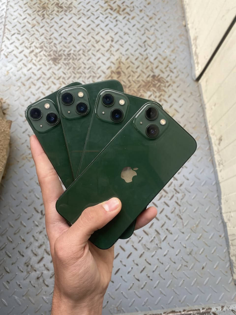 13عادي ذاكره 128 بطاريه 85 الى 93  اجهزه كفاله عامه ممبدل بين اي شي وتربروف نظافه 90/100 مع ضمان عنواني بغداد العطيفيه سعر القطعه (375) قفل للتواصل علرقم ***********
