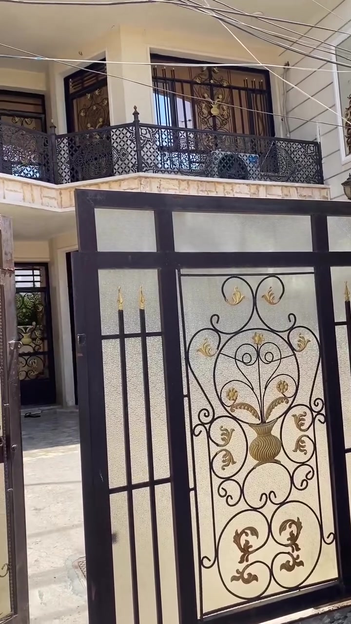 سلام عليكم بيت لبيع ١٥٠ضبط لاولئ العمداء شعب حي البساتين بناء٢٠١٨ سعر المتر٣/١٥٠ رقم هاتف ***********
