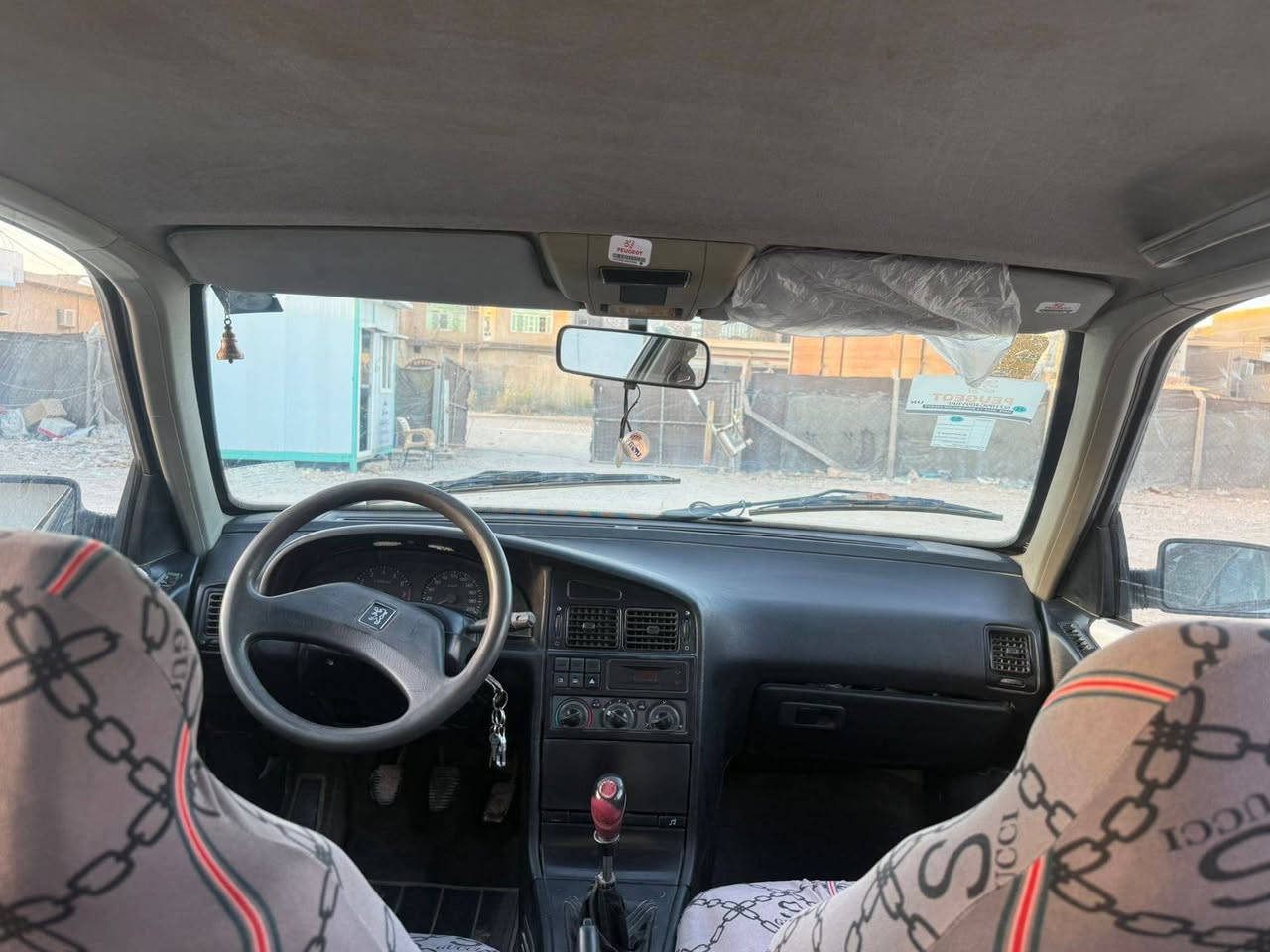 السلام عليكم سيارة بيجو ٤٠٥ موديل ٢٠١٢ السيارة خير من الله كير مكينه تبريد كلها شغاله السيارة احلا من الصورة السعر ٣٦وبيها مجال حك الجيه الاتصال على الرقم *********** غير متواجد ع الفيس مكاني بابل
