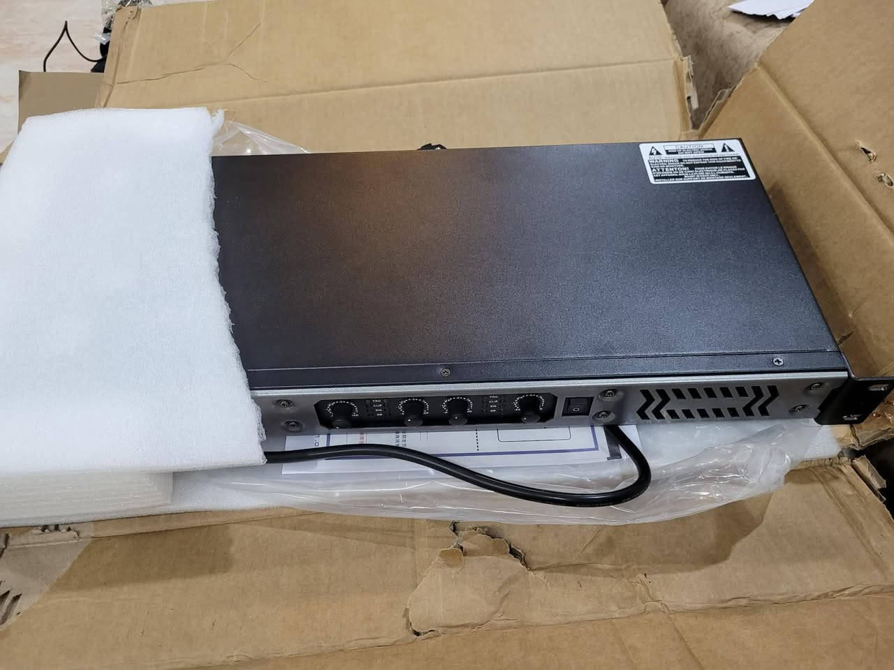 من رخصة الادمن متوفر بور 4 خطوط 
700 واط ×4 يشتغل بس خطين هيج اجاني ما مصلح وما اعرف شنو السبب جديد غير مستخدم
السعر 75 الف


**إذا كنت صاحب هذا الإعلان وتريد حذفه لأي سبب، رجاءا أرسل رسالة إلى الدعم الفني**