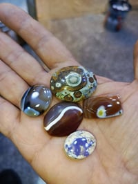 مجموعة احجار كريمة طبيعي  السلام ٥٠ ألف كلهن  للاستفسار 07711116080