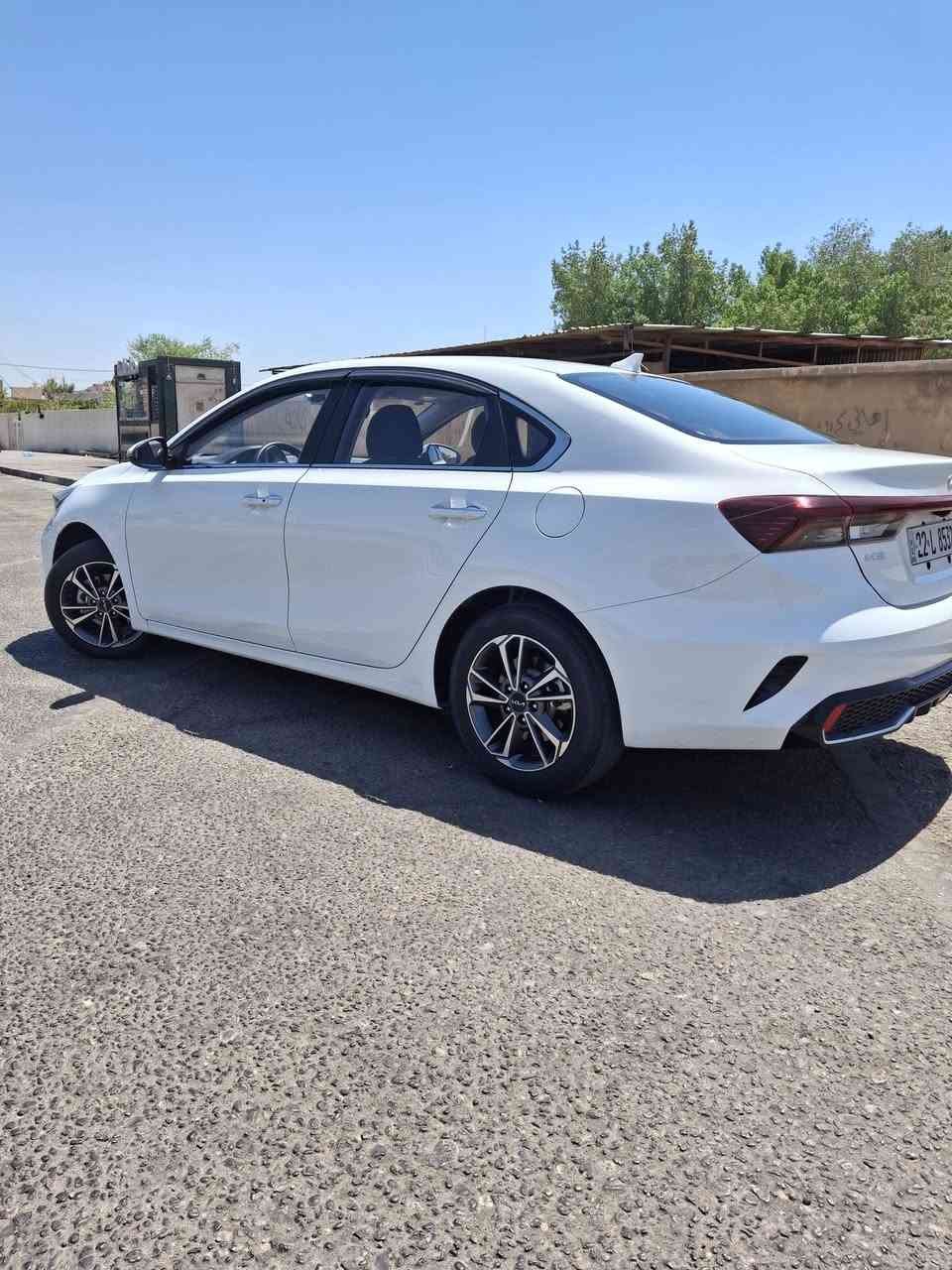 سلام عليكم
Kia K3 2022

السياره جديده مكفوله كفاله عامه فول مواصفات 
السعر 135 وبيهه مجال قليل 
مكاني كربلاء قرب كلية الصفوه
***********
