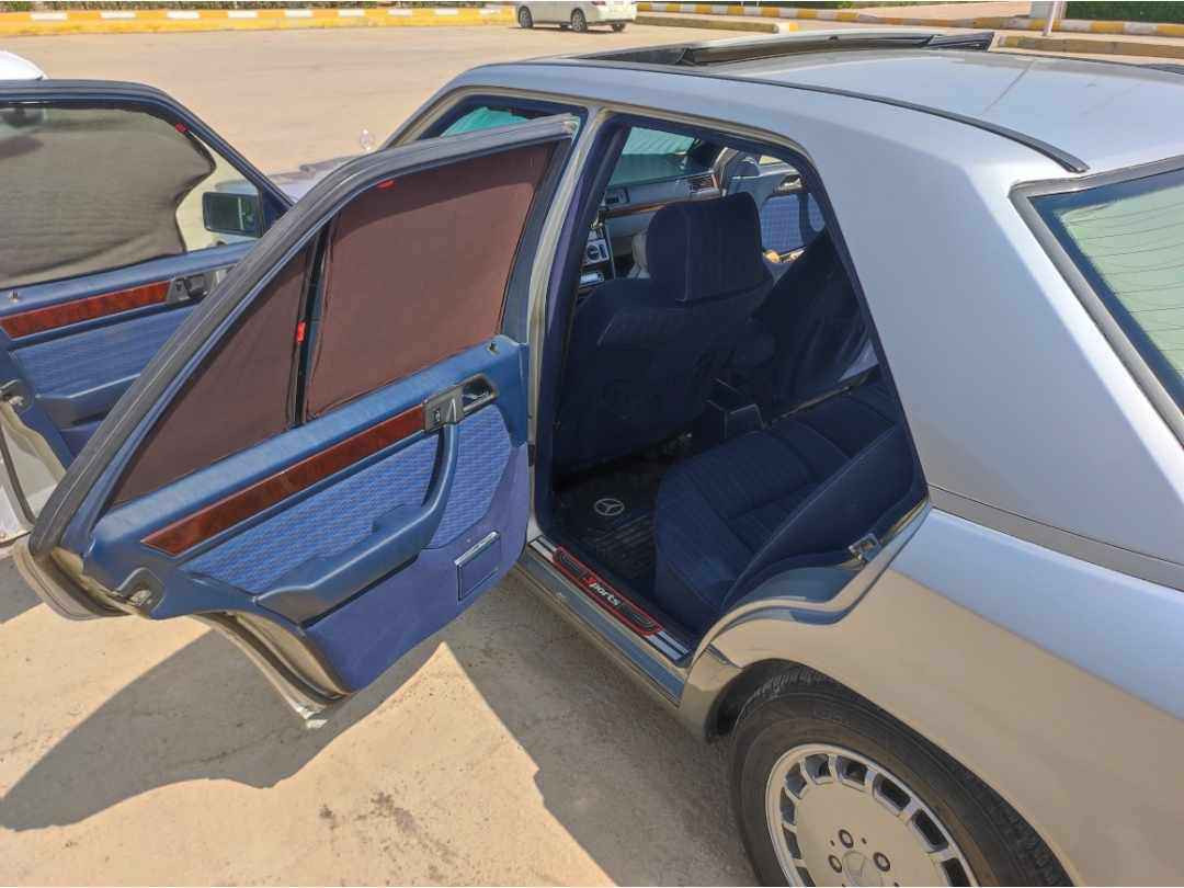 موديل 91
رقم بغداد مشروع وطني بأسمي
مصبوغة عام السيارة بدون ضرر 
تبريد جديد 
محرك بلادي جديد 
تخم تاير + ويل تفاحة جديد 
دواخلها نظيفة 
فتحة سقف 
كشنات الأمامية كهرباء شغال 
بصمة تشغيل وسنتر لوك ترحيب 
الجام يصعد كله من تقفل السيارة 
كاميرا وشاشة كبيرة 

السعر  ب 90 وبيها مجال شي بسيط 

والصور جديدة يعني نظافة السيارة مثل الصور بالضبط 

#السيارة بالديوانية 
*********** 
واتساب وأتصال ديوانية, القادسية
