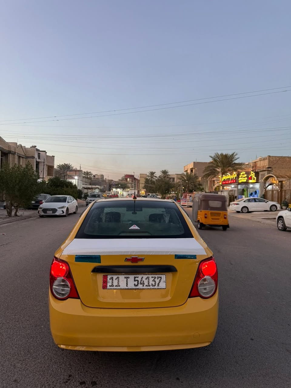 السلام عليكم أفيو سونك شوفر ليت موديل 2012 وارد خليج كير اوتماتيك محرك 1800 رقم بغداد رقم نكليزي مصفره هيه وغرامات وبحث تحول ثاني يوم السياره جاهز من كل النواحي كير محرك تبريد صدر كهربايات ماتصرف عليها كل شي لان مجهزه من كل شي السعر 64وبيها مجال بسيط التصال ***********العنوان بغداد البنوك
