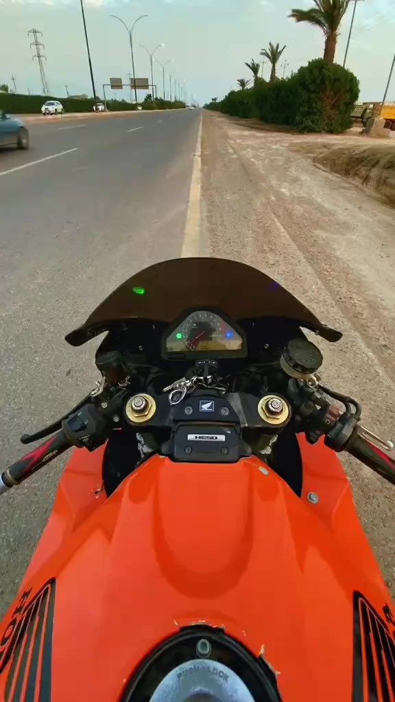 سلام عليكم دراجه RR.1000 دراجه خير من الله شلعه معدل بيهه صوت خفيف بل كام شفت ودكمه الصلف واكفه تشتغل دفع أو من شخاطه ..دراجه جفتهه ب غداد وصارلهه هواي كاعده قبل يومين يله شغلتهه .مكانهه رمادي 

سعر 17


**إذا كنت صاحب هذا الإعلان وتريد حذفه لأي سبب، رجاءا أرسل رسالة إلى الدعم الفني**