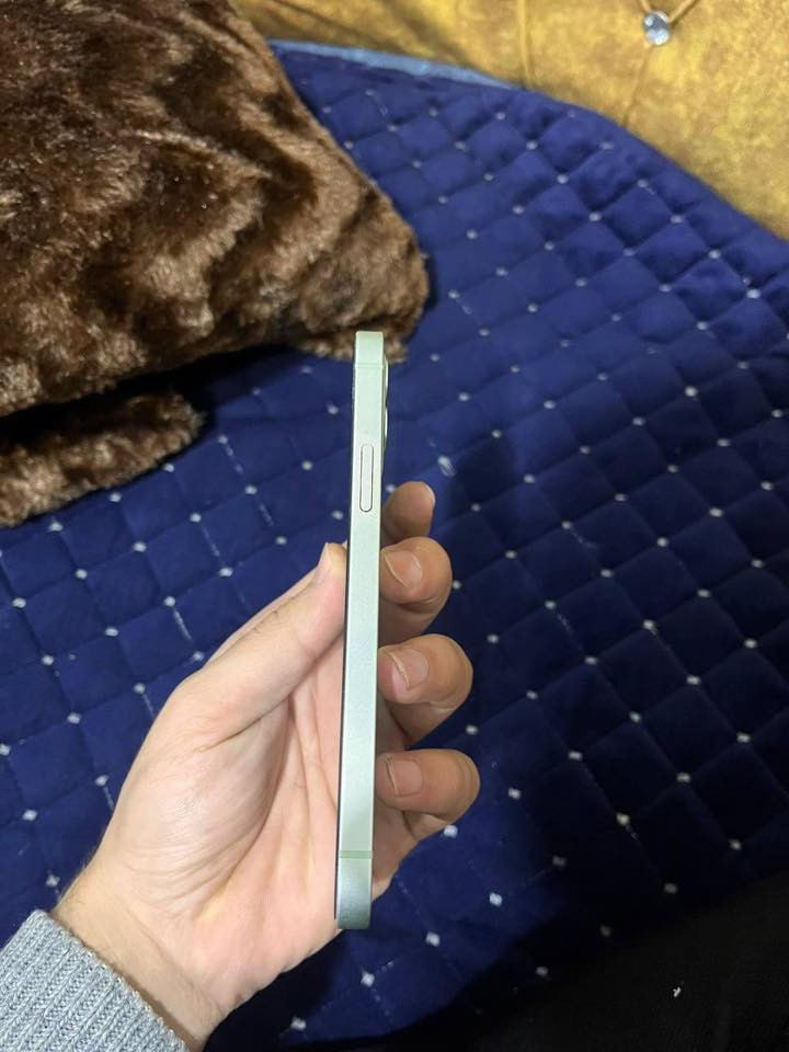 السلام عليكم ايفون 12 عادي لون فستقي
ذاكرة ١٢٨
باتري 75 
شاصي نظيف مثل ما موضح بل صورة 
جهاز تك سمكرت 
شرط الجهاز ما  مفتوح ولا ملعوب بي شركة بعده نظيف كلش 
سماعة داخلية عاطله فقط عند المخابرة لازم مكرفون 
والجهاز كدام العين سعر (260)
*********** 
واتساب كذالك بي
