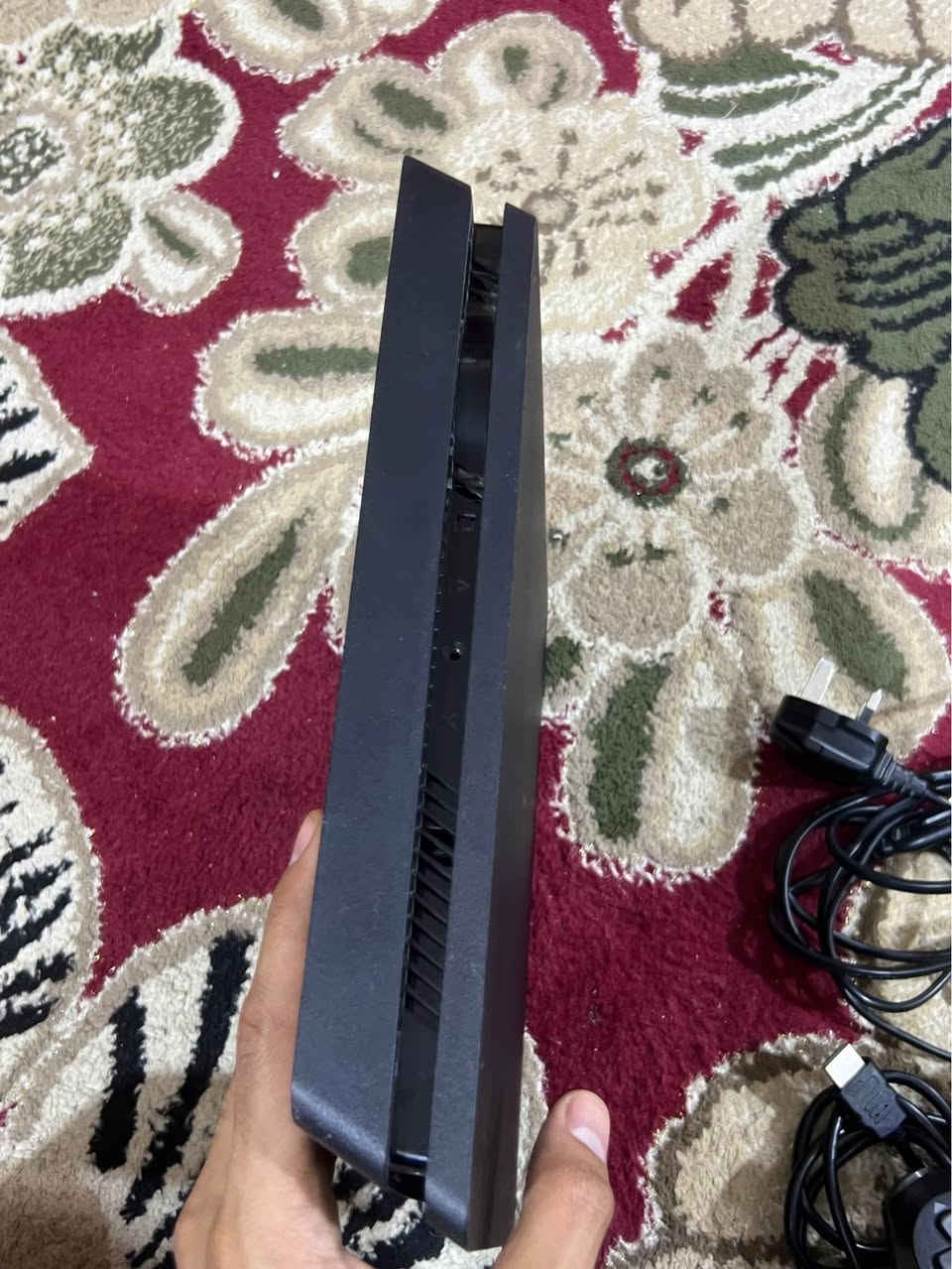 سلام عليكم بليستيشن 4 سلم 500GB كلش نضيف لامصلح ولامفتوح شرط فحص وضمان البلي ووياة جوستك الاصلية شرط وليس تجارية واقراص عدد 2 فيفا وشبح تسوشيما ووياة كيبورد وماوس احترافي وكيبل HDMI سعرة 260 وبي مجال قليل مكاني البصرة الجمعيات *********** البصرة, العراق
