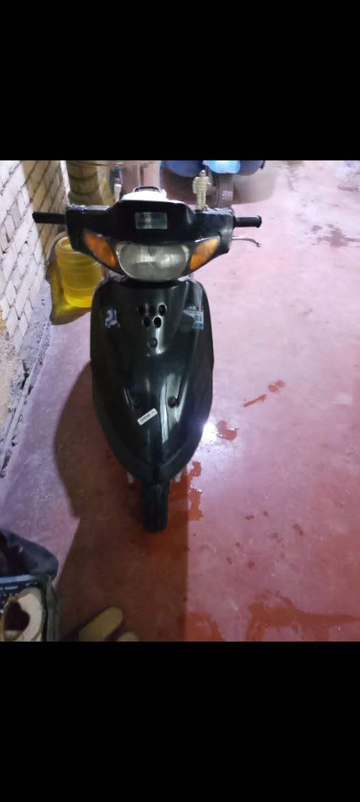 السلام عليكم درجه للبيع دراجه ما اتوكفك ابد شلعه تاكل الكاع او معدل قوي بس بيها نقص عوزها تاير خلفي او اويل بم مال داهن اني ما شادلها اويل بم اخبطلها دهن فل وايه البانزرن البطل ابو الف ايضل عدي شهر السعر 200 العنواب بغداد الشعب الديوان ***********
