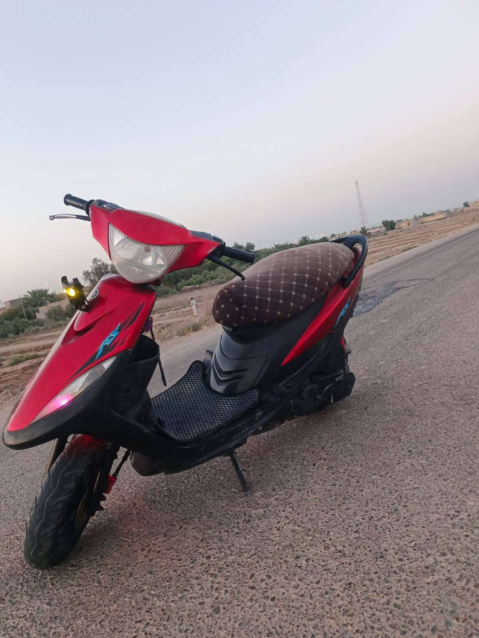 سلام عليكم شباب ماكس عدله للبيع الدراجه حلوه ونضيفه ماعوزه اي شي مكفوله كفالة عامه مكينه ما مفتوحة على شده الشركه مزوده تزويد داخلي 
1-كلجات رياضي امامي وخلفي وقايش رياضي 
2-كهرباياته كله شغاله سلف وهندر 
3-صالنصه رياضي FM 
الدراجه كله مختمه ختم مال الشركه ما مبدل بيه برغي السعر 600وبيه مجال بسيط كلش مكان ناصريه سوق الشيوخ ناحيه الطار رقم الهاتف وبي واتساب ***********
