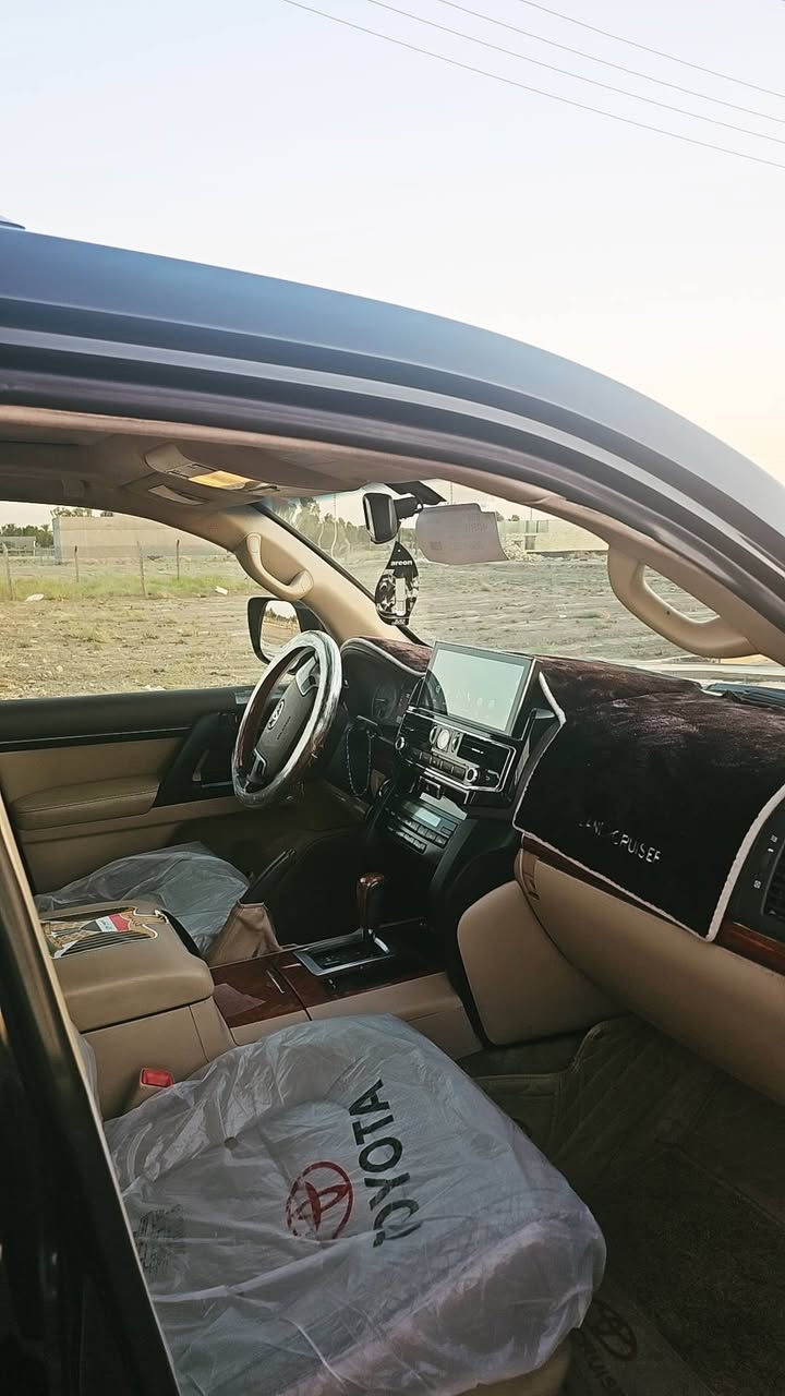 سلام عليكم لاندكروز GX-R موديل 2012 رقم بغداد بسمي فول موصفات كشن جلد كهرباء فتحه سقف تخم تاير جديد صبغ جاملغ وباب امامي مكينه وكير مكفولات شركه ممفتوحات سعر 260 وبيه مجال رقم***********
