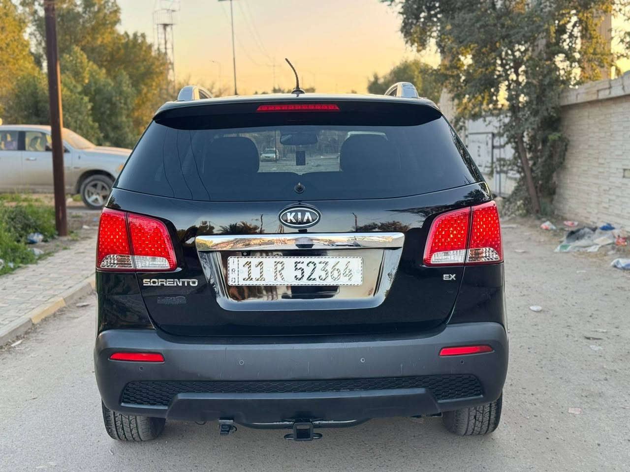 السلام وعليكم كيا سورنتو موديل 2012  وارد أمريكي رقم بغداد باسمي السياره حادثه كلش حلو
جاملغ وبنيد فول مواصفات Ex
بصمه+بصمه أبواب+حساسات امامي +خلفي + سبعه راكب + شاشه كبيره + كاميرا خلفيه+ كشنات اماميه كهرباء + كشنات خزن مموري +كشنات تدفىه +كشنات جلد +مري شفط + مري قلابه +  تحكمات ستيرن + 
السعر ١٢٣ وبيه مجال 
بغداد الكراده قبل جسر المعلق 
***********
