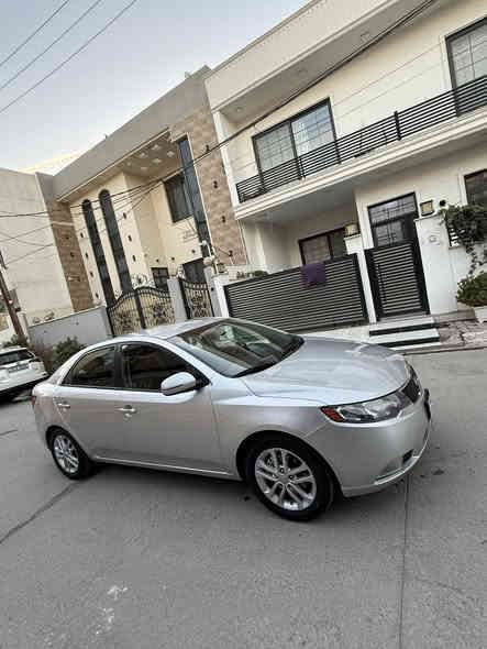 سيارة كيا سيراتو خليجي 2011 
شرط كير محرك صدر امامي خلفي جاهزها اربعه تايرات جددت تحويل او وكاله حاظر بيها قطعتين ونص صبغ اثر شخوط بدون تبديل وبدون ضرر سعر 103
***********
