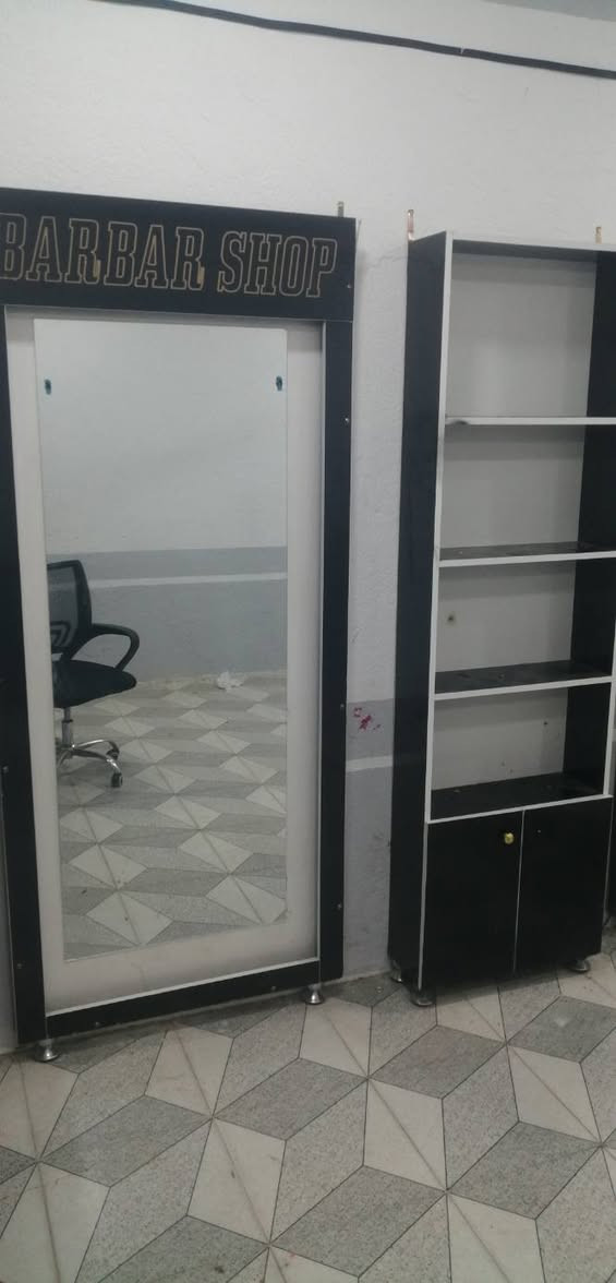 غراض صالون للبيع نظيفه جداا للاتصال ***********

