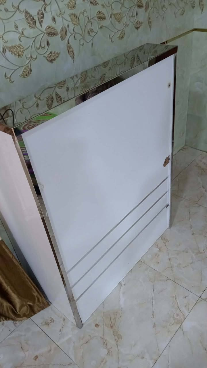 سلام عليكم غراض مال محل بعدهن جديدات ميز ورفوف وديكورات شغالاتهن ولغراض بعدهن جدد الله شاهد سعرهن 225 وبيهن مجال مكاني نجف حي العسكري ***********
