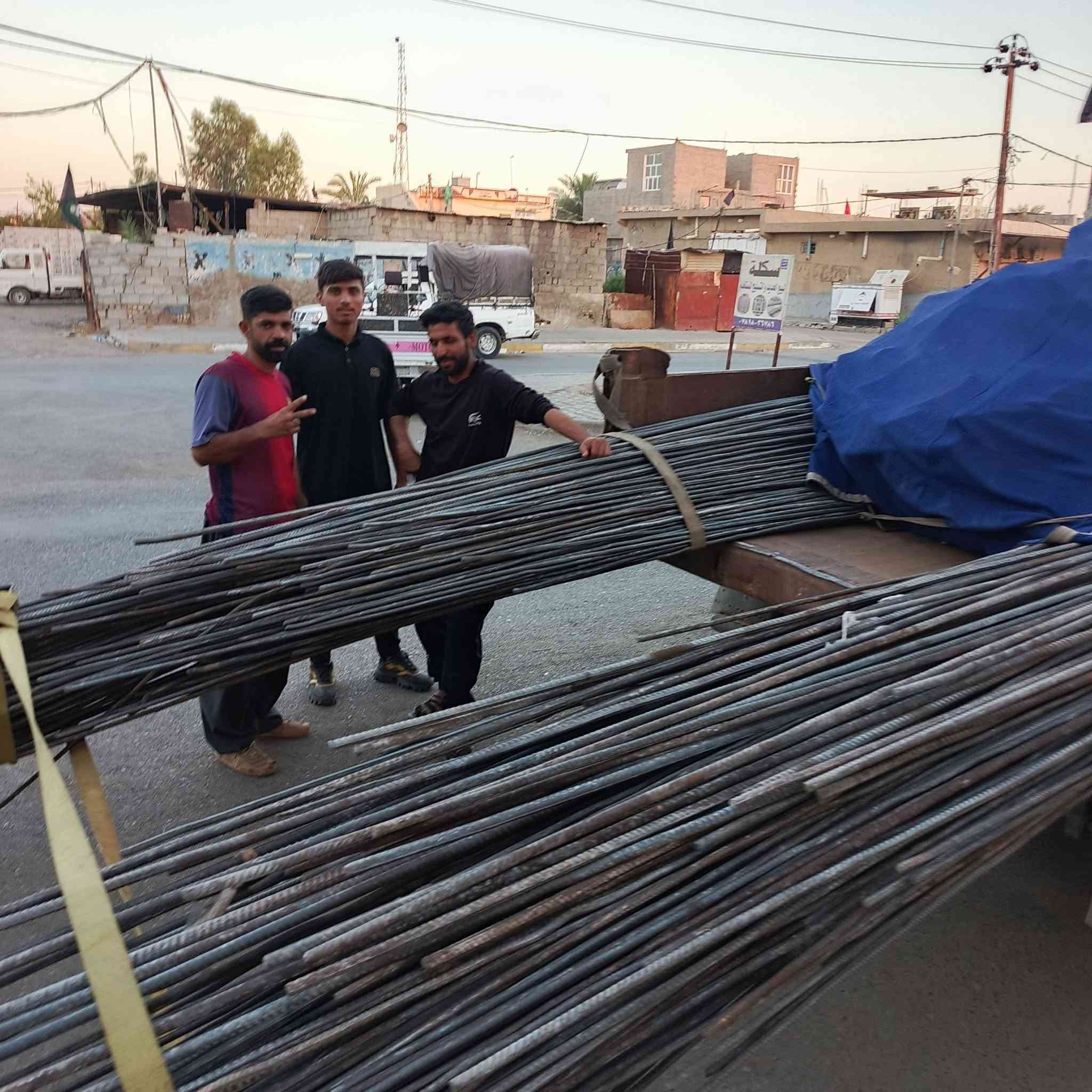 توفر بتاريخ اليوم كافة مواد البناء الشيش والأبواب بلاستك وحديد بارقه العروض وتناسب الجميع بإدارة أحمد الويسي ديالى بلدروز مقابيل علوة بلدروز النموذجيه رقم هاتف ***********
