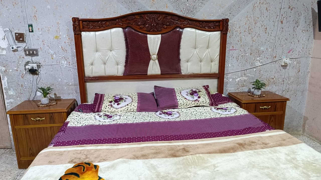 غرفه تسكام صاج داخل وخارج، 5ملم استعمال قليل ام السته طابقين ظهر جرجوبه نظيفة كلش وثگيله مكاني محاويل للاتصال ع الرقم ***********
