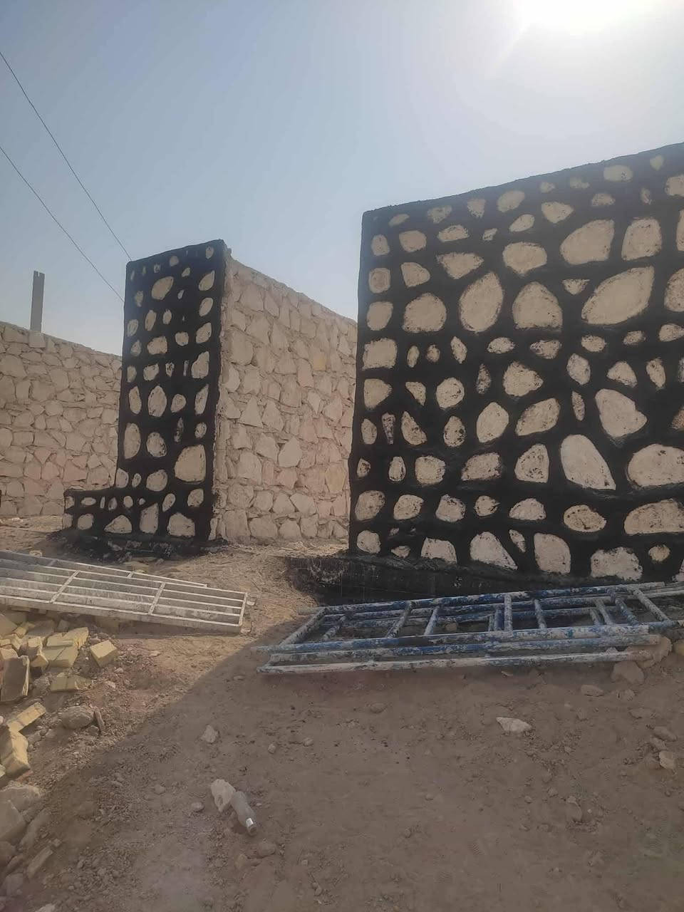 بسم الله الرحمن الرحيم .
على بركه الله نعلن عن بناء الحجر 
(كرسته وعمل ) في جميع المحافظات 

بناء( البيوت /والاسيجه/ والحضانات / وديكورات المزارع )
تطبيك( الأنهر / والبحيرات / وواجهات الشطوط / والسواقي )
مواد وعمل درجه اولى وضمان حقيقي انشاء الله 
@لسنا الوحيدون ولاكننا الافضل .
📢 يوجد تخفيض لاصحاب المزارع والمساحات الكبيره 🏁
للطلب والاستفسار 
الاتصال على ***********
