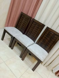 طاولة سفره • خشب زان وسويد • تنجيد جديد