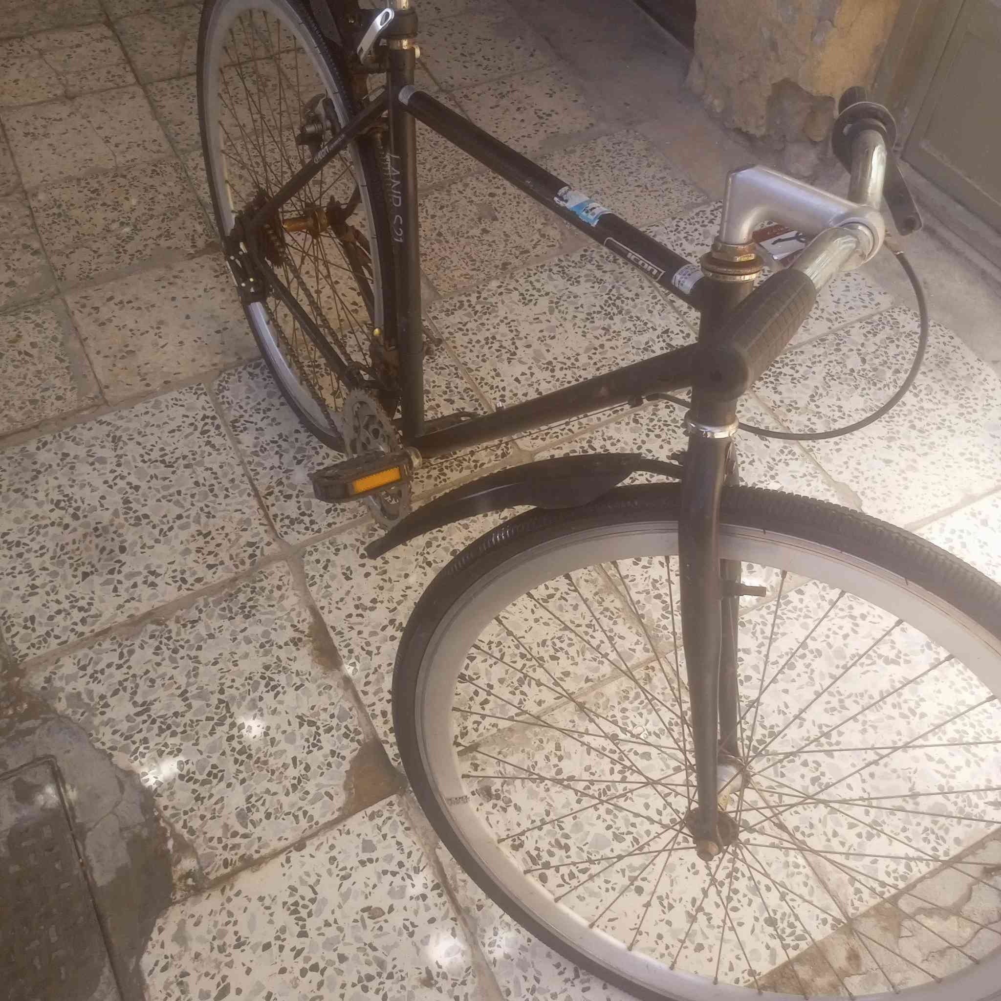 السلام عليكم بايسكل للبيع c700المكان بغداد البياع الشرطة الخامسة السعر 60 وبيه مجال ***********
