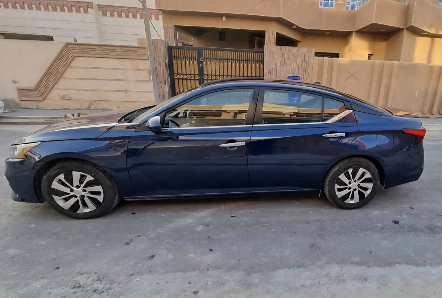 السلام وعليكم
للبيع او مراوس
نيسان التيما محرك 2500 تنفس طبيعي تعمل على بانزين عادي تو ويل المرغوب
بدون صبغ مكفولة من الاعطال
رقم بغداد مميز الون مميز متغير ينطي اربع الوان سيارة بوضع الوكالة جديدة ما مفتوح بيهة برغي حتى الحجر اصلي كذالك تخم تاير جديد عالي 
المواصفات
 رادار امامي و كامرة دوارة شاشة دشبول و كيجات كبار تحكم ستيرن و كروز سرعة كشن كهرباء تشغيل عن بعد بصمة ابواب و صندوق السيارة مسويلهة سيرفس كامل حتى كلوب سيرفس ما مشتغل بيهة
السعر 155
مكاني ديالى
***********
