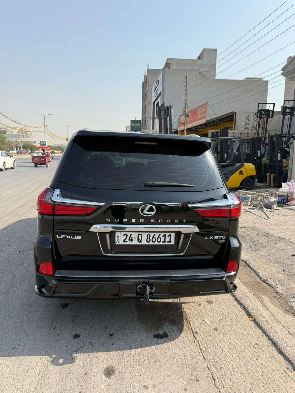 السلام عليكم لكزز 2017خليخي رقم شمالي جديد تحويل وكاله بشرط فول بيهه صبغ جاملغ امامي وباب صدر ملاونه  بدون دواخل ماشيه 144الف كم مكان سياره نجف سعر 585$، 
***********
***********
