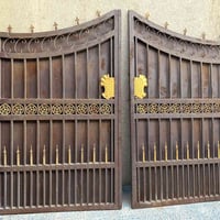 باب • للبيع • بي مجال