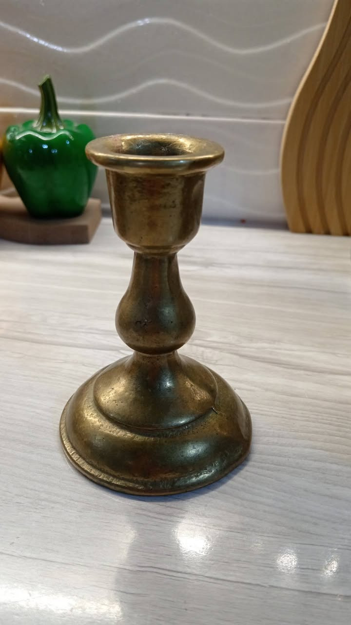 عددد ٢ شمعدان و هاي مدري شسمها سعر قفل ب ٣٠ وزن ثقيل نحاسيات قديم ***********هاذارقمي
