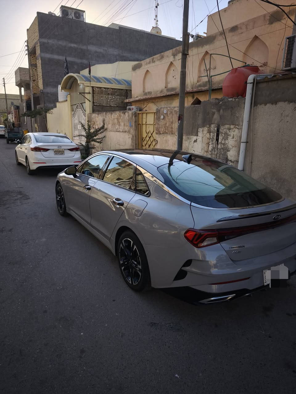 السلام عليكم كي فايف موديل 2021 واردي امريكي  
السياره مصبوغه احزام 

   رقم كربلاء 
مواصفات جي تي لاين
اللون سمنتي مميز
1600 تيربو يعني 2600
مواصفات 
 بانوراما 
بصمه
كشنات تدفئة 
استيرن تدفئة 
شحن هاتف لاسلكي 
قياده ذاتيه ؏ الخطوط السريعه
هاند بريك بصمه
تشغيل عن بعد 
مثبت سرعه 
نضام ABS
مانع انزلاق حساس أطارات 
بك لايت ليد
شاشة
كامره دواره
الاسلكي 
شاشه اعطال
ويل كورم لونين
رادار جانبيه
مراقبة النقطة العمياء
رادار الخطوط البيضاء 
اشاير بالمري 
كشنات جلد احمر
مقعد للسائق قابل للتعديل كهربائياً
لايتات ‏3 عدسات 
نضام قياده أيكو + سبورت +سمارت +نورمال
بلوتوث + aux + usb
فول تحكم ستيرن
كير أوتو + عادي
ئوتو بريك 
‏ ‏
ستيرن حرف. Led D +  زينون
توقف ذاتي عند الرجوع
صندوك بصمه
‏AUTO HOLD
تصميم خارجي رياضي
نظام الملاحة
مصابيح خلفية LED
مصابيح ضباب LED
لاسلكي Android Auto 
 

  
  
السعر: 145

للتواصل ***********
