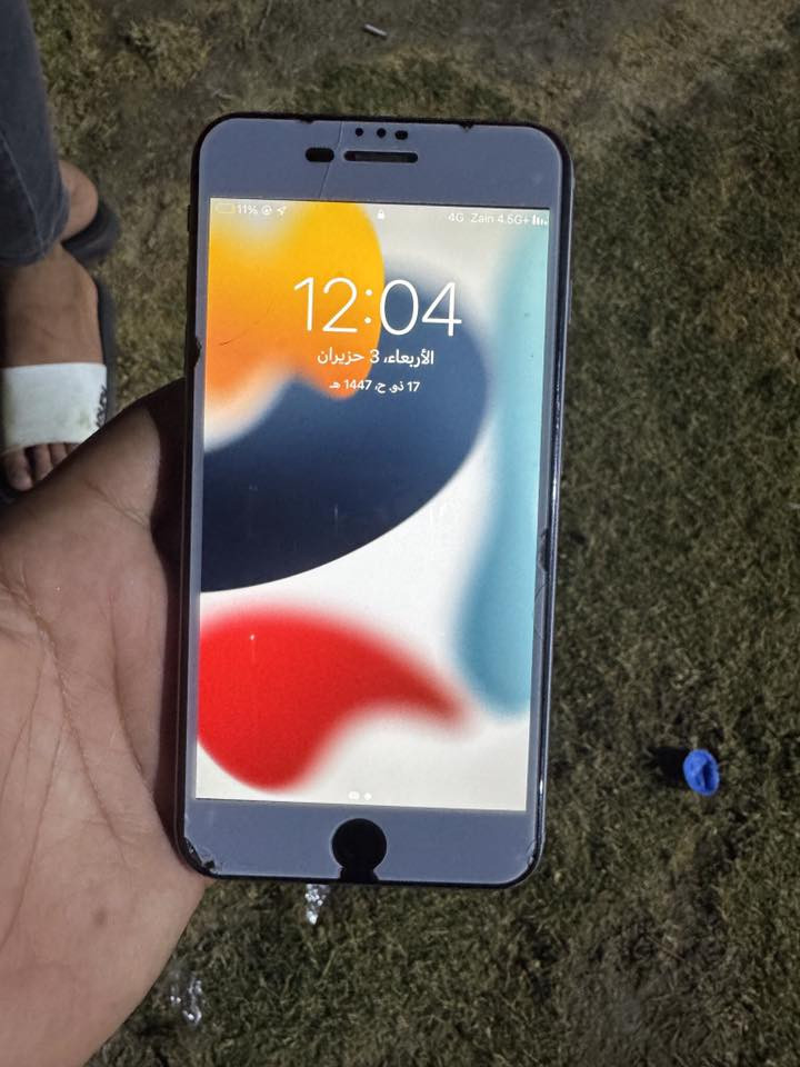 ب70 فقط
ايفون 6 بلاص نضافه فول ذاكره 16 

***********
