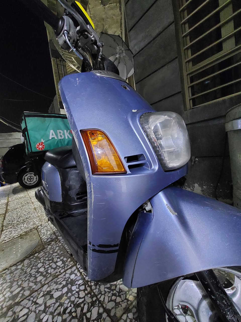 بوليسي كابريتر
مكينة مجفته جديده تجفيت اصلي وين متريد تاخذها 
شلعة تخبللل 
دراجة جاهزة وترايها فدشي 
كهربائيات كلها شغالة 
وباقي الامور كلها مبدلها جدد وعايدها من الصفر 
سلف باتري كهربائيات كلة جديد واذا مو احسن شي بالسوگ مرجوع 
عنواني بغداد حسينية المعامل
***********
