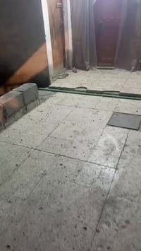 بيت للايجار بالقبله بحي الجامعه طابق واحد مساحته 200 متر بيه غرفتين نو...