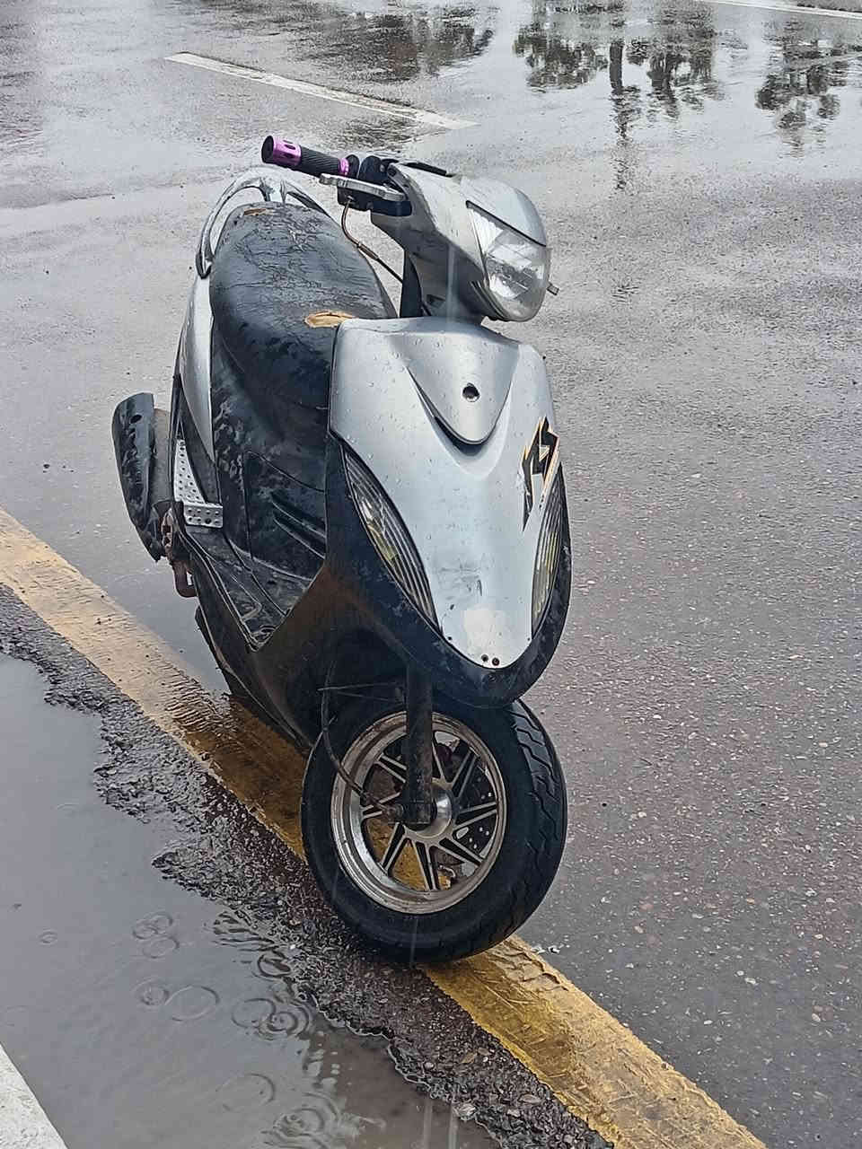 السلام عليكم دراجه ماكس عدله للبيع دراجه نكره سلف بوشه 49 مكينه خير من الله شلعه ومعدل طياره كفرات مختمه بلاد سعر475 وبيها مجال مكاني تحرير ***********
