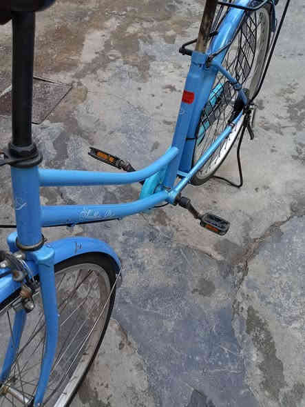 سلام عليكم شباب بايسكل بناتي للبيع حجم 26 البايسكل كلش نظيف بايسكل مال حاويه البايسكل لونه حلو المكان بغداد الشعب  البايسكل اي نقص ما ابي كامل السعر خاص على هذا الرقم واتساب ***********
