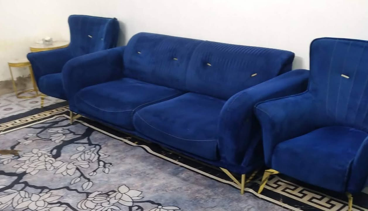 تخم تركي سرير قلاب عشر مقاعد العنوان بغداد مدينه الصدر حي طارق رقم واتساب ***********
