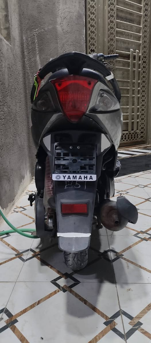 السلام عليكم ماكس مضلع ياباني لدراجه على وضع لوكاله كلشي بلاد ما عده دبل خلفي جديد سلف نص دوسه تشتغل هندر كذالك عينه لونين اشاير شغالات صطاب خلفي شغال لايت امامي عالي ناصي لسعر 900وبيهة مجال متواجد فقط واتساب او عل سيمكارت هاذ رقمي ***********
