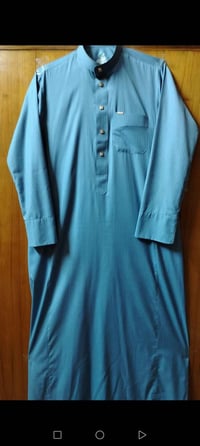 دشداشة مامستخدمة جديدة فصال قياس 58 اللون ازرق مقلم السعر 25 وبيهة مجا...