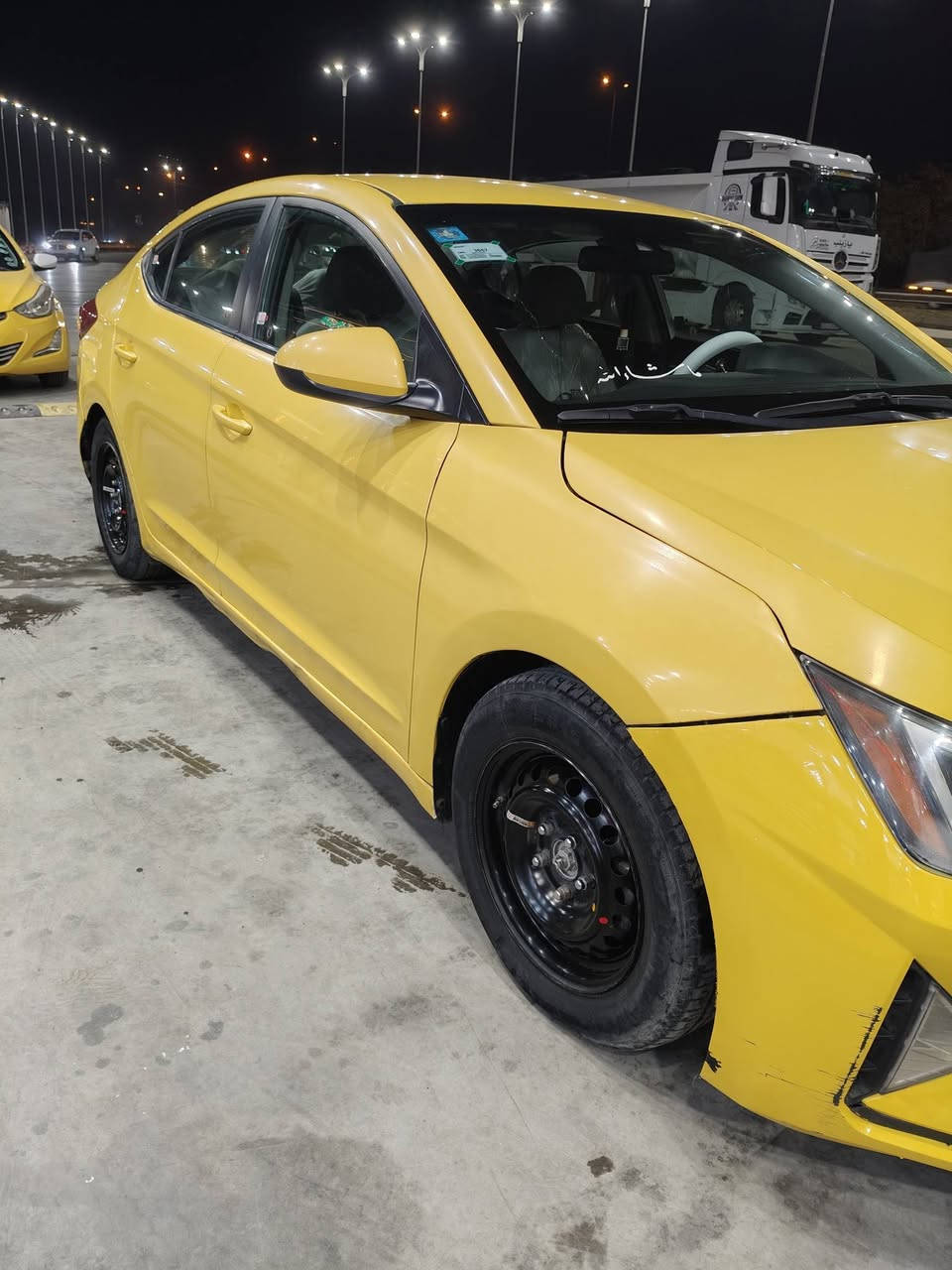 السلام عليكم النترا 19حادث خلفي مكان السياره بغداد الزعفرانيه بيها تبديل قطعتين صندوق مال حادث جاملغ امامي سعر 130 وبيها مجال ***********
