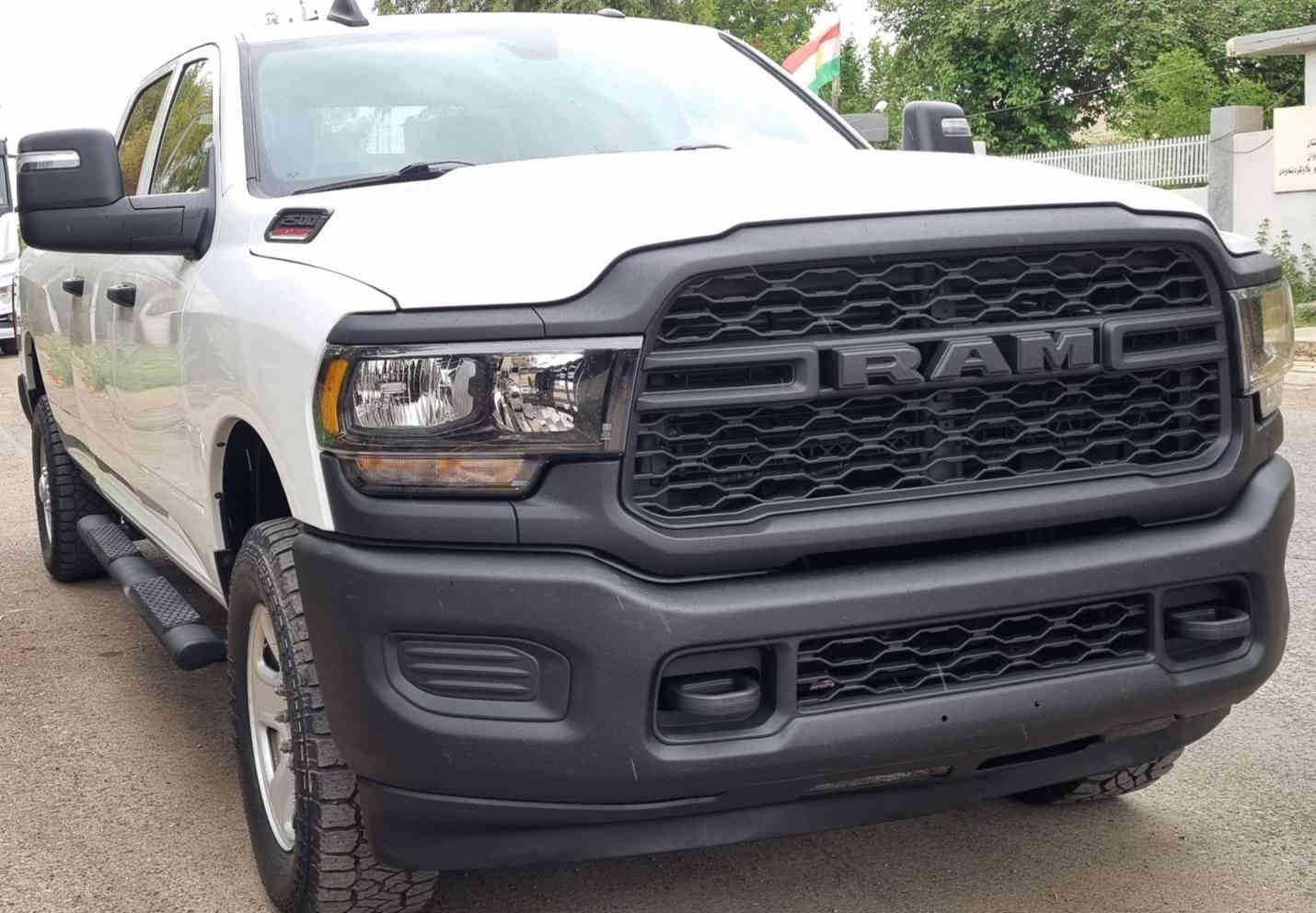 رام حجم ٢٥٠٠
موديل ٢٠٢٣

دبل اكسل ٤×٤

٨سلندر بانزين ٦٤٠٠

بصمة، شاشة ،كامرة ،قطعتين تبريد ،كشنات جلد
باب كبير بدي طويل

سيارة بدون صبغ جاملغ تبديل شركة 

ايرباك سليم

سعر ٢٤٧💥💥💥

***********
